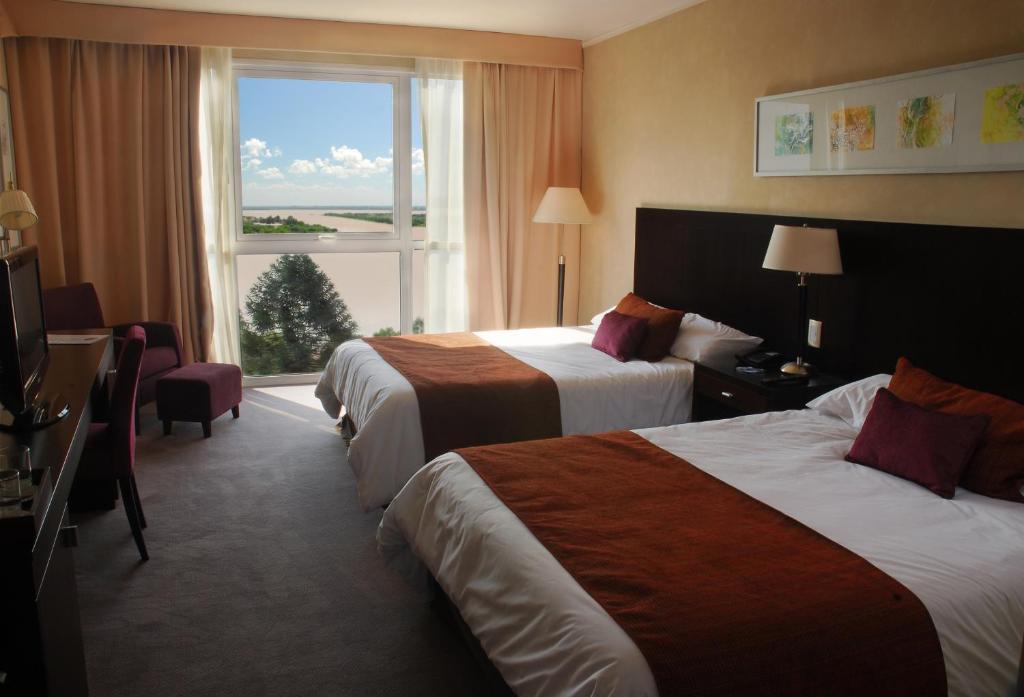 Howard Johnson Plaza Resort & Casino Mayorazgo Parana Room photo